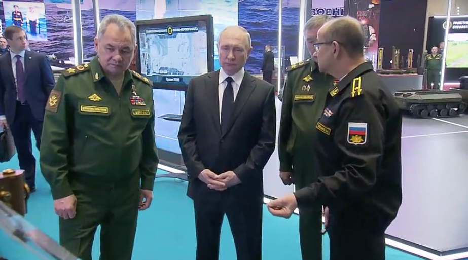 Путину показали перспективные образцы российских вооружений
