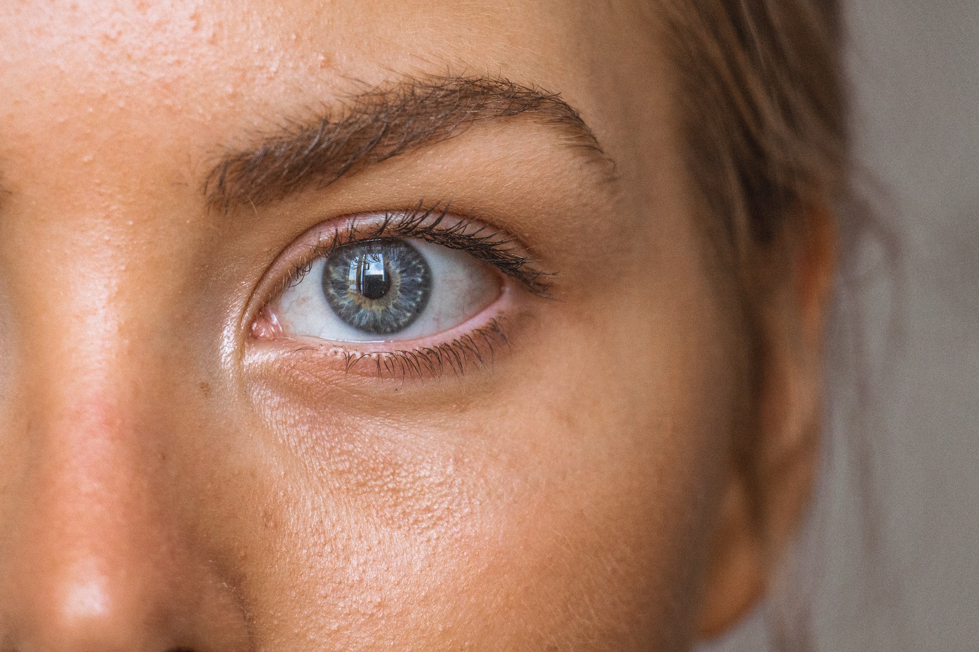 Косметолог перечислила ошибки в уходе за кожей лица, приводящие к раннему старению