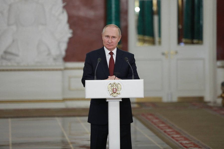 Глава государства Владимир Путин. Обложка © Life.ru