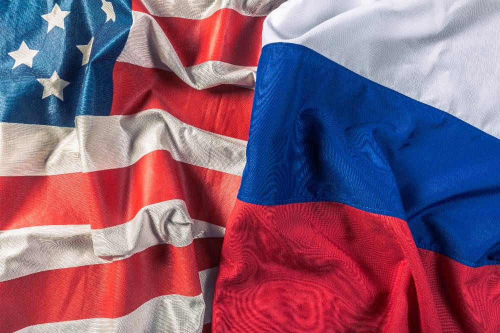 У США нет шансов подорвать технологическое развитие России, заявил дипломат