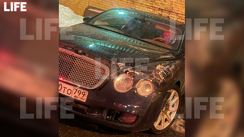 Автоподставщик на Bentley "попал" в Москве в очередное ДТП