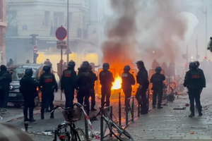 Протесты из-за убийства курдов в Париже переросли в стычки с полицией