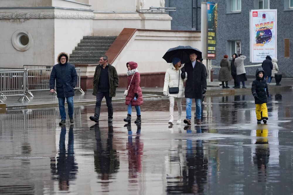 МЧС предупредило жителей Москвы и области о резком похолодании и гололедице