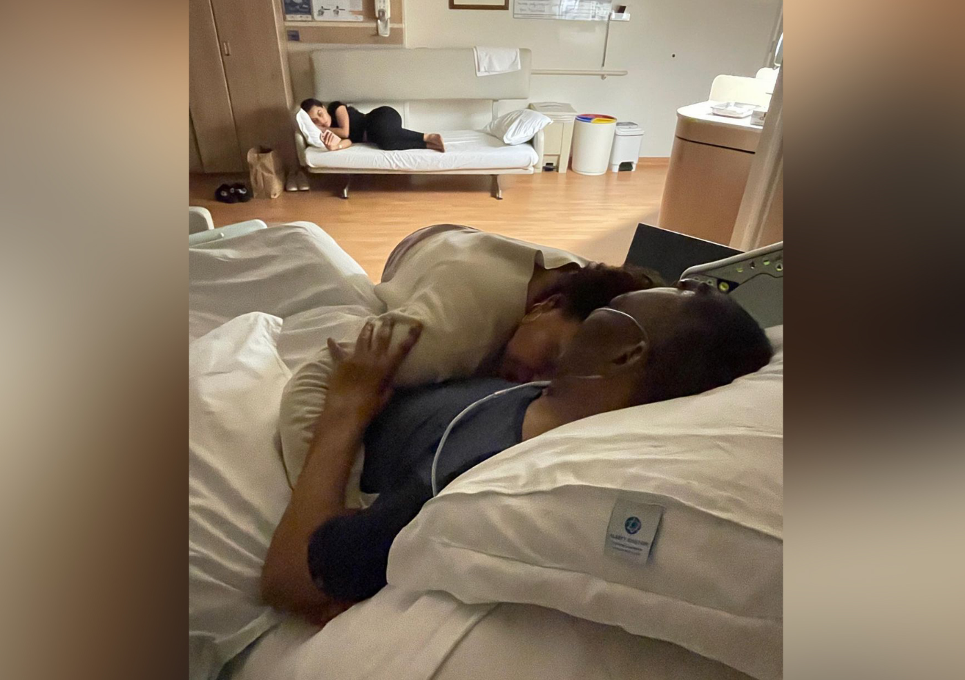 Дочь Пеле в Рождество выложила тревожный пост из больницы, где футболист лечится от рака