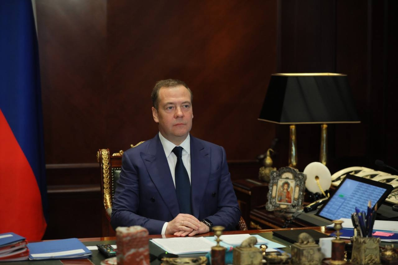 Медведев назвал нереальными новые договоры по разоружению и указал на гарантии для РФ