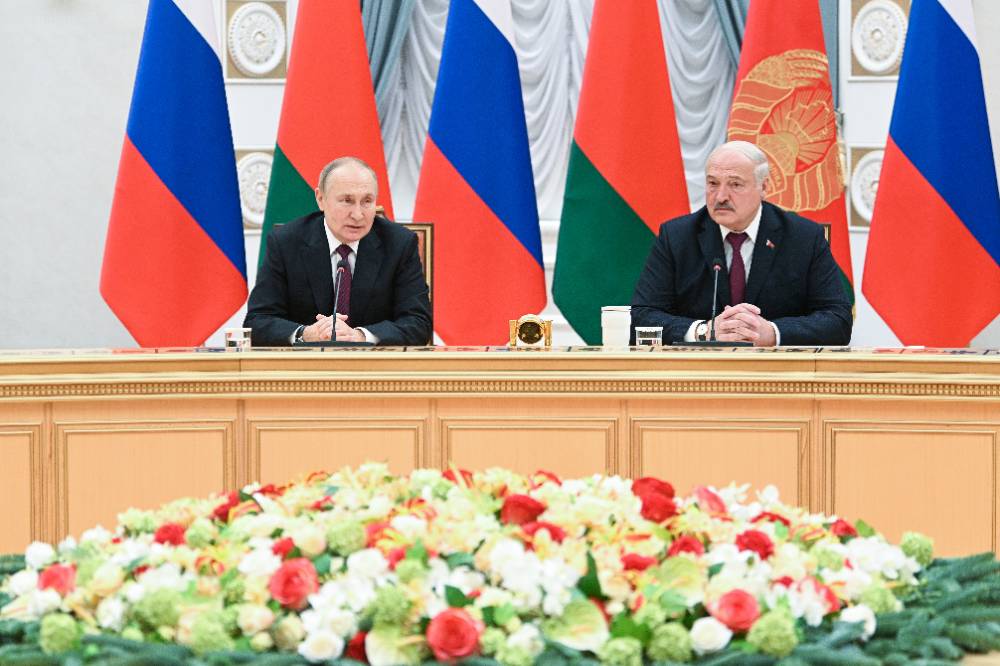 Кремль счёл абсурдной обеспокоенность ФРГ визитом Путина в Минск