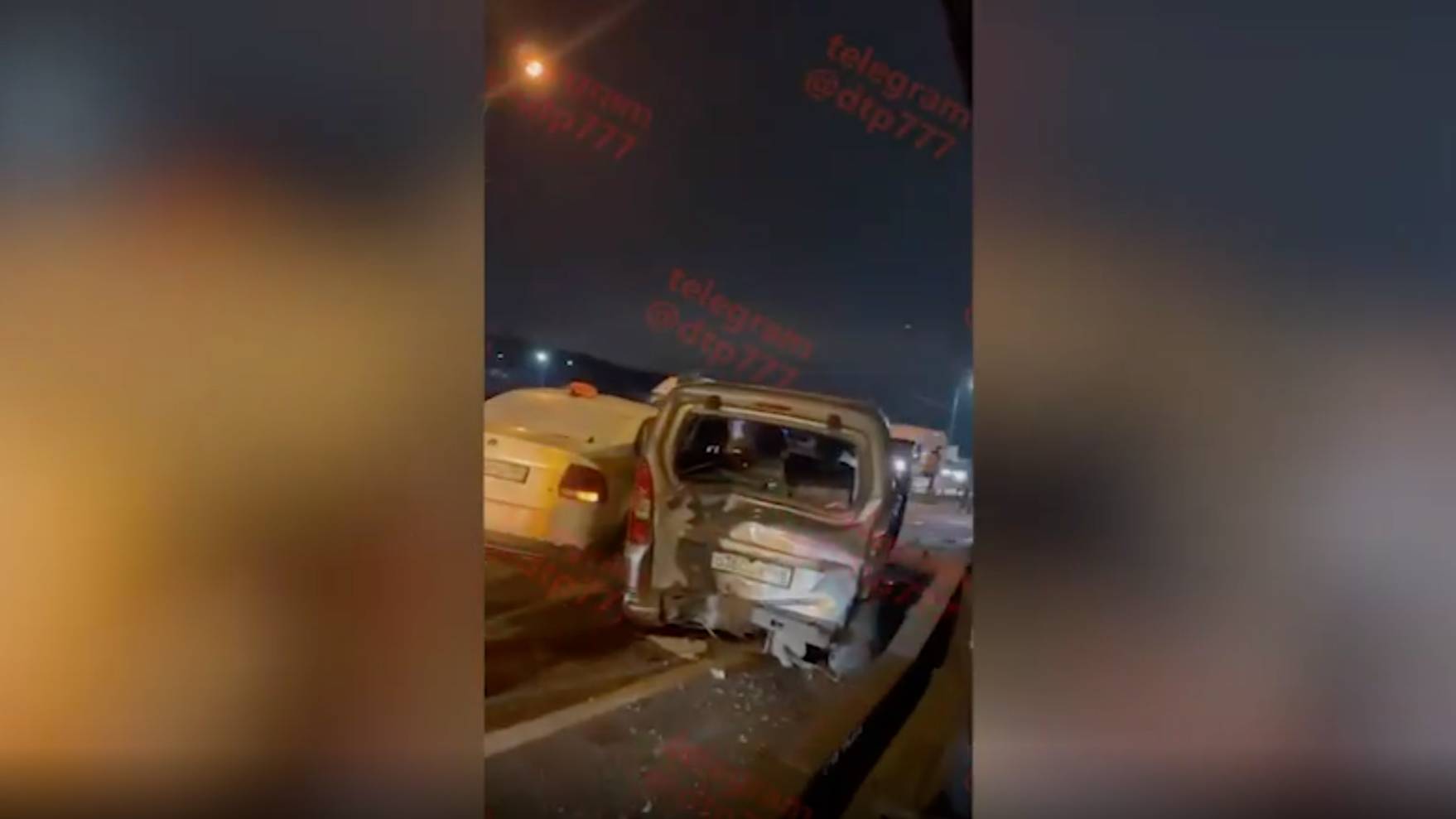 Восемь машин столкнулись с автовозом на Горьковском шоссе в Подмосковье  