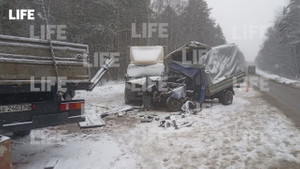 Последствия ДТП с пятью автомобилями на трассе в Московской области. Фото © LIFE