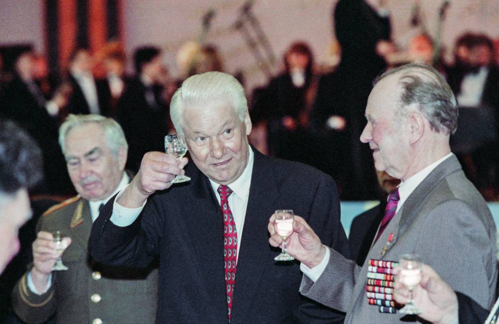 Охранник Ельцина раскрыл, сколько алкоголя мог выпить за день первый президент РФ