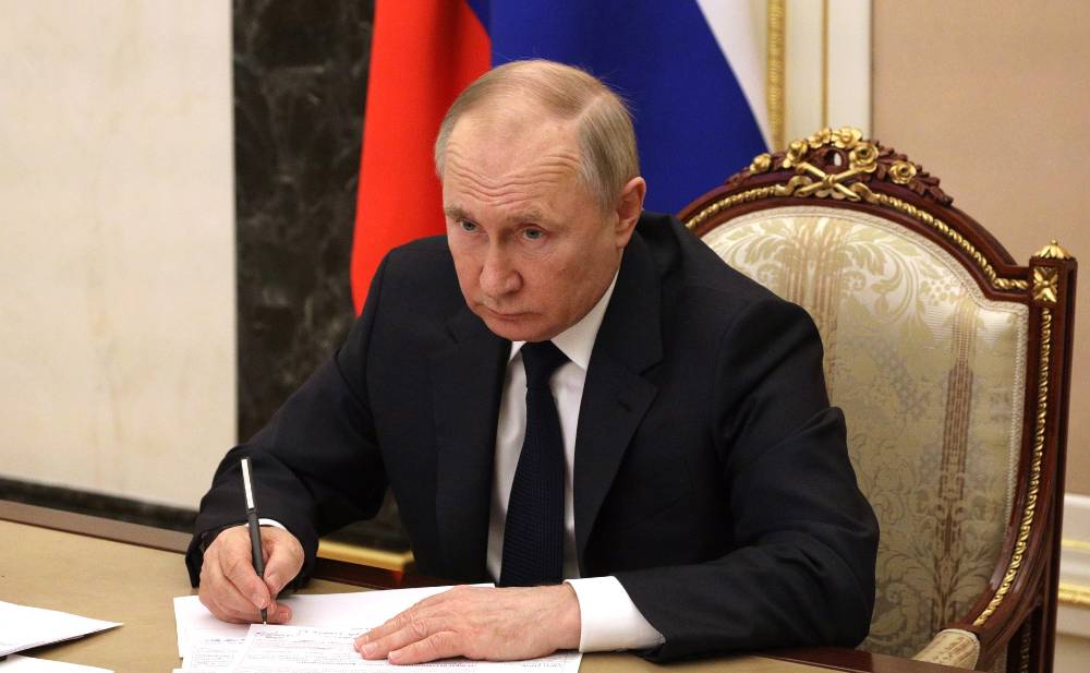Путин подписал закон о переводе социально значимых государственных услуг в онлайн-формат