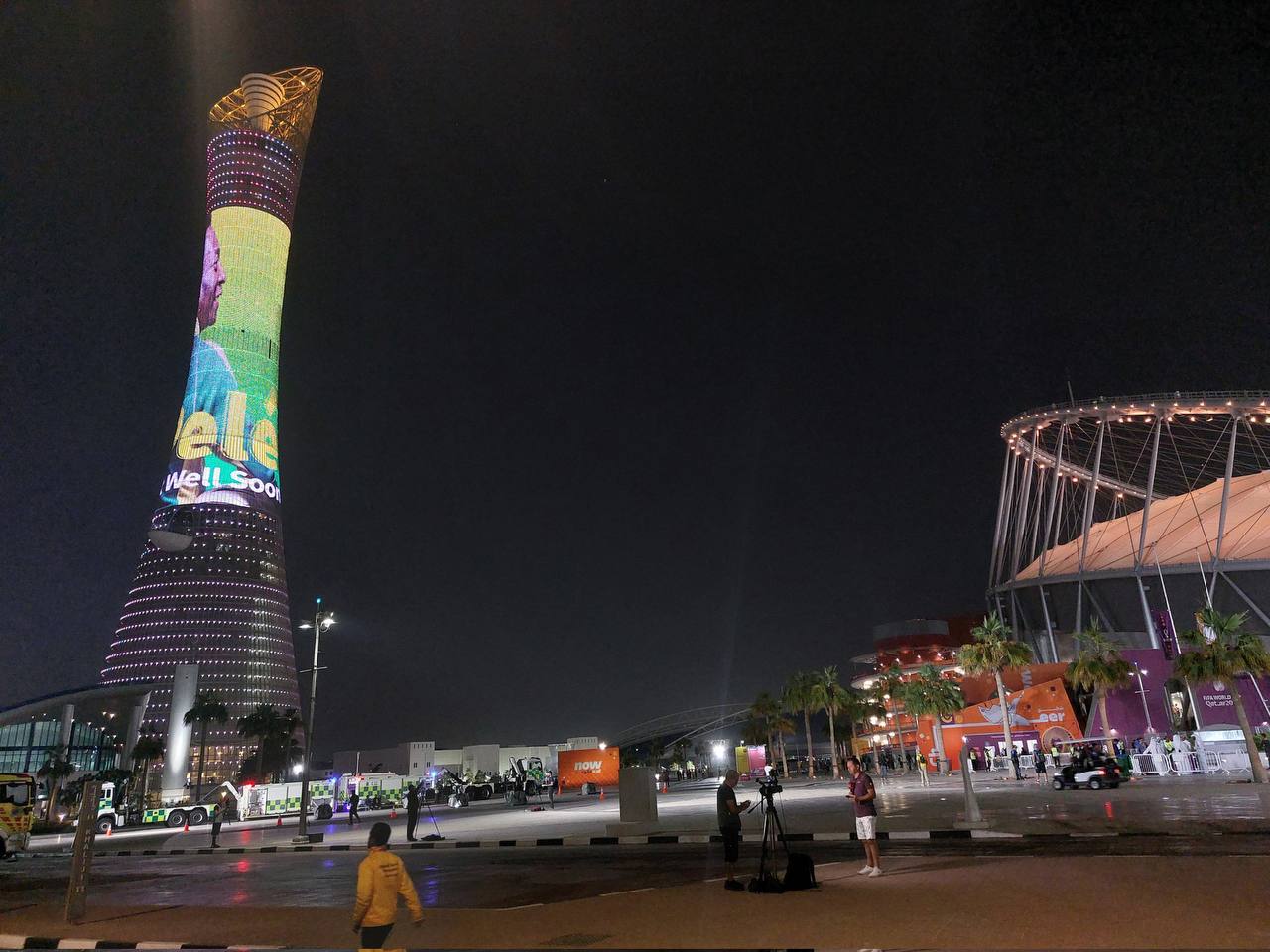 На башне в Катаре вывели огромное изображение с пожеланием здоровья Пеле