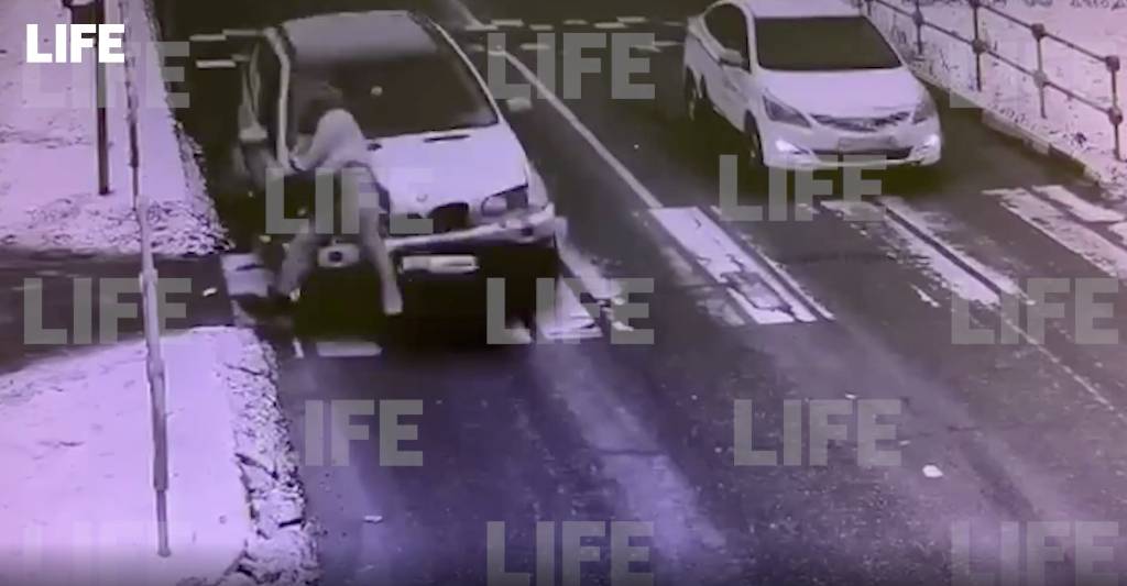 В подмосковном Серпухове водитель насмерть сбил пешехода на переходе