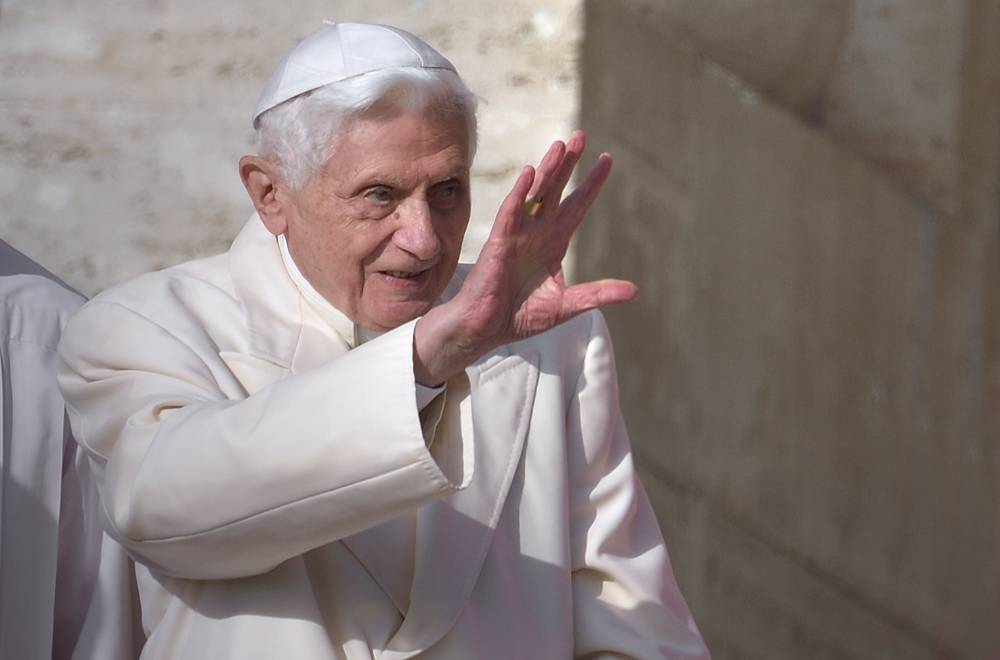 В Ватикане рассказали о состоянии 95-летнего почётного папы римского Бенедикта XVI