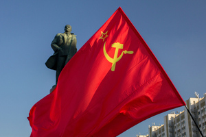 Забытые грехи большевиков: Почему люди в России живут лучше, чем в СССР