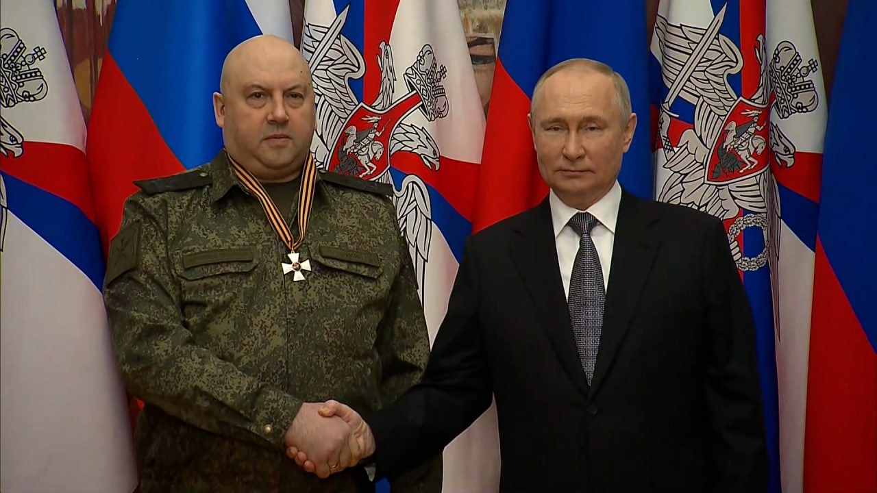 Путин наградил Суровикина орденом Святого Георгия III степени