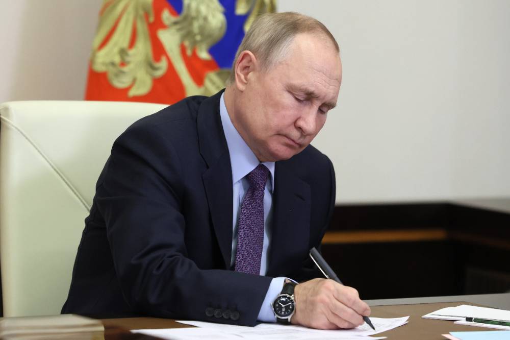 Путин подписал закон о федеральном бюджете на 20232025 годы