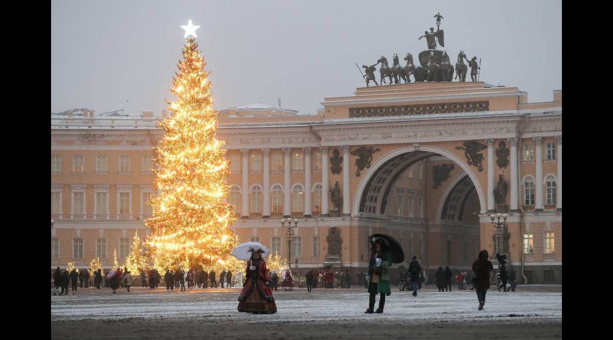Декабрь в спб. Декабрь в Питере, дворц. Питер в декабре начале декабря. Петербург новый год. Площадь Победы (Санкт-Петербург) в новый год.