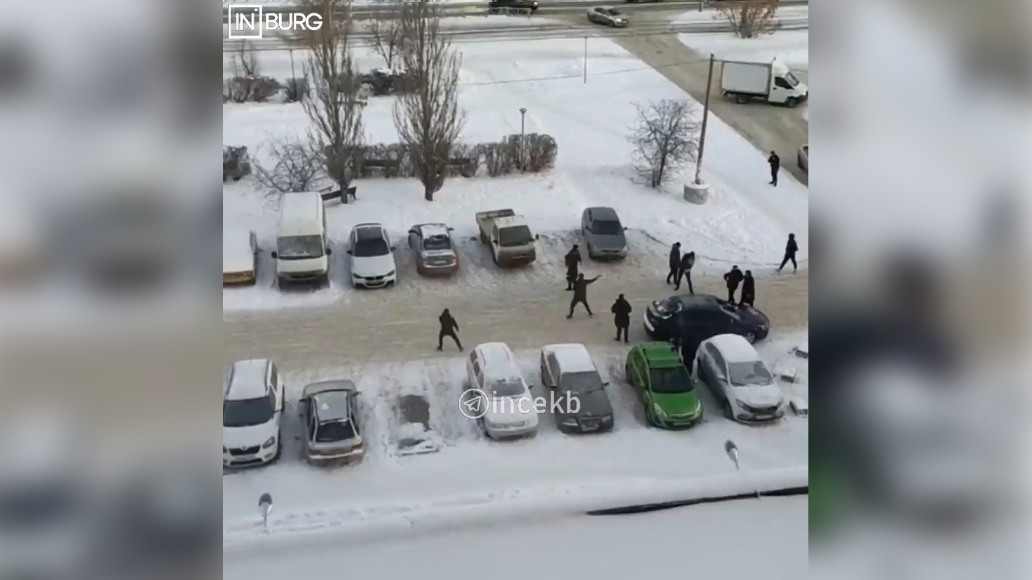 На Урале суровые бизнесмены устроили стрельбу среди бела дня под окнами многоэтажки