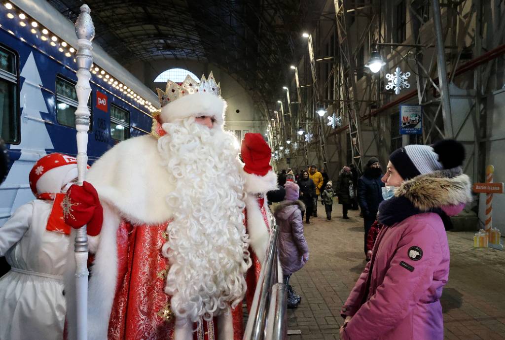 Психолог объяснил, почему детям важно верить в Деда Мороза