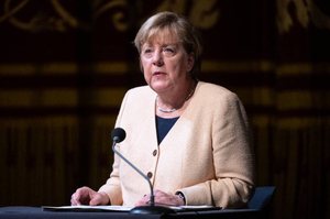 Слова Меркель о Минских соглашениях объяснили желанием встроиться в мейнстрим русофобии