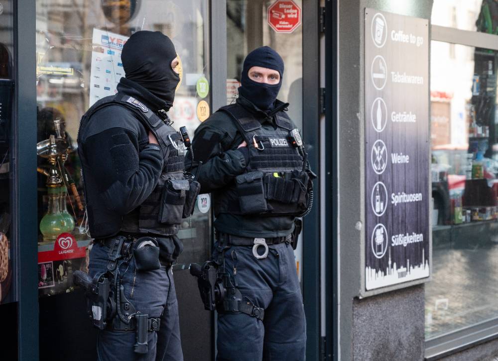 В ФРГ арестовали 23 человека, в том числе россиянку, подозреваемых в подготовке переворота