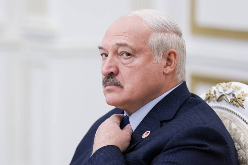 Пресс-секретарь Жапарова заявил, что с машиной Лукашенко на саммите ЕАЭС не было проблем