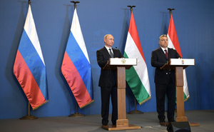 Путин пообещал проинформировать Орбана о ходе переговоров по гарантиям безопасности