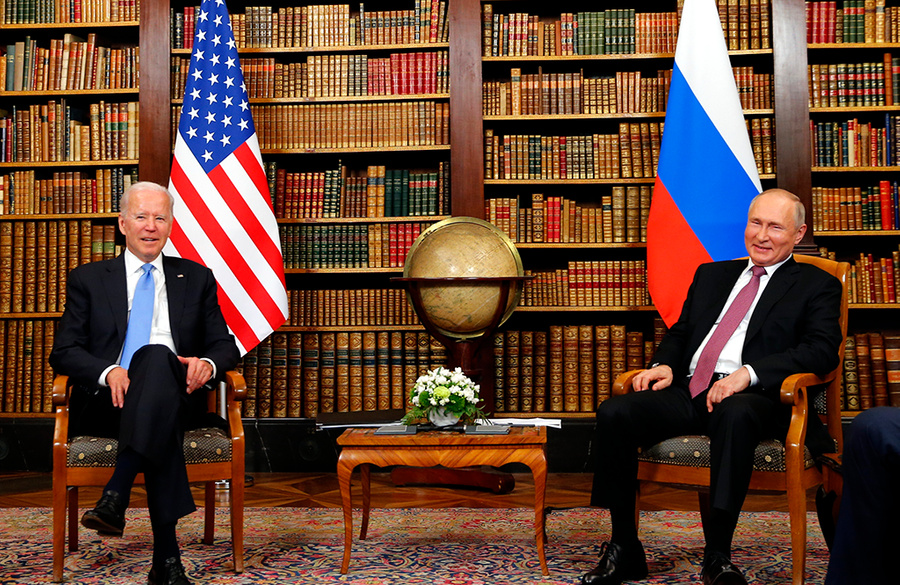 Президент США Джо Байден и президент России Владимир Путин. Фото © Getty Images / Denis Balibouse — Pool / Keystone 