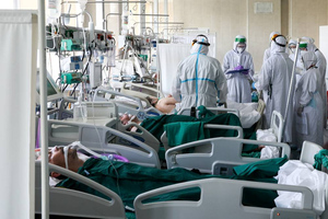 Главврачи коронавирусных больниц назвали особенности течения "дельты" и "омикрона"