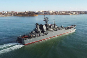 Более 30 кораблей Черноморского флота вышли в море на учения для отработки обороны Крыма