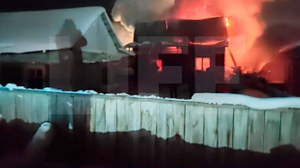 Лайф публикует фото с места пожара в Якутии, где погибла многодетная семья