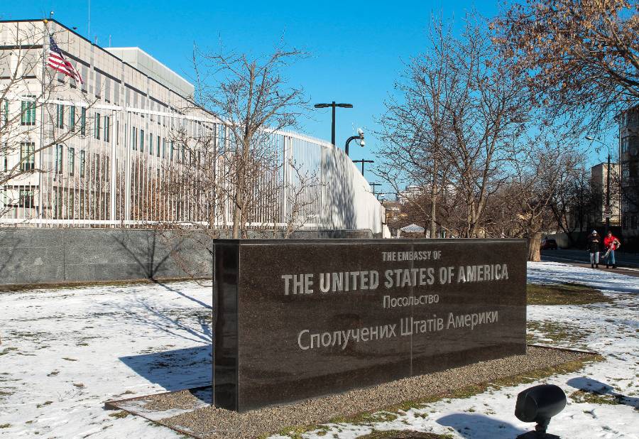 WSJ: США уничтожат компьютеры и телефоны в посольстве на Украине