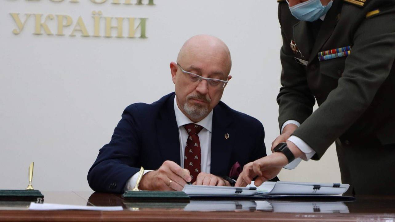 Глава Минобороны Украины не увидел причин для военного положения