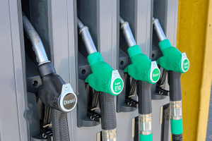 Байден признал, что санкции против России приведут к росту цен на топливо