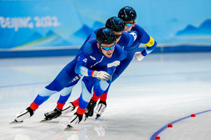 Есть вторая медаль дня: Мужская сборная России по конькобежному спорту взяла серебро в гонке преследования на ОИ