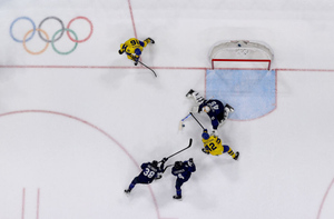 Канада без медалей: Сборная России по хоккею сыграет со Швецией в полуфинале Олимпиады