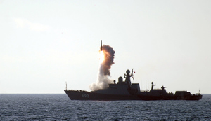 Около 20 боевых кораблей Каспийской флотилии вышли в море на учения