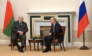 Лукашенко пошутил на встрече с Путиным, что разбавил своим приездом поток "западных элит"