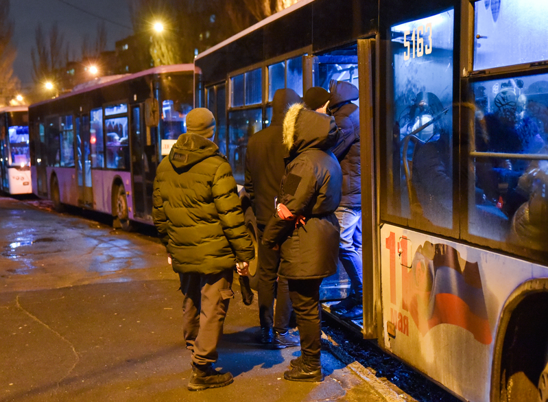 В Ростовскую область начали прибывать автобусы с беженцами из ДНР
