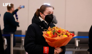 Долгожданное возвращение: Камилу Валиеву встретили овациями после прилёта с Олимпиады в Пекине