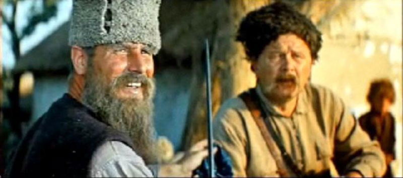 Геннадий Юхтин (слева) в фильме "Неуловимые мстители". Фото © kino-teatr.ru