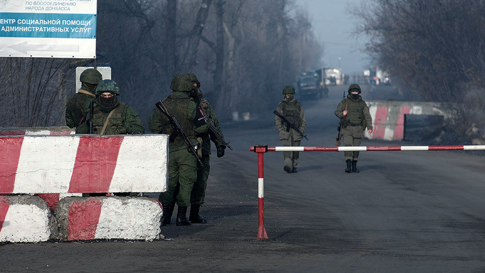 В окрестностях Луганска снова слышны взрывы