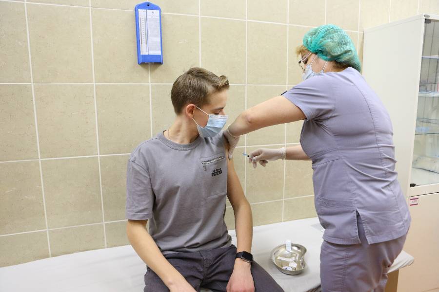 Эндокринолог Кривцова рассказала, кому нужно особо готовиться перед вакцинацией