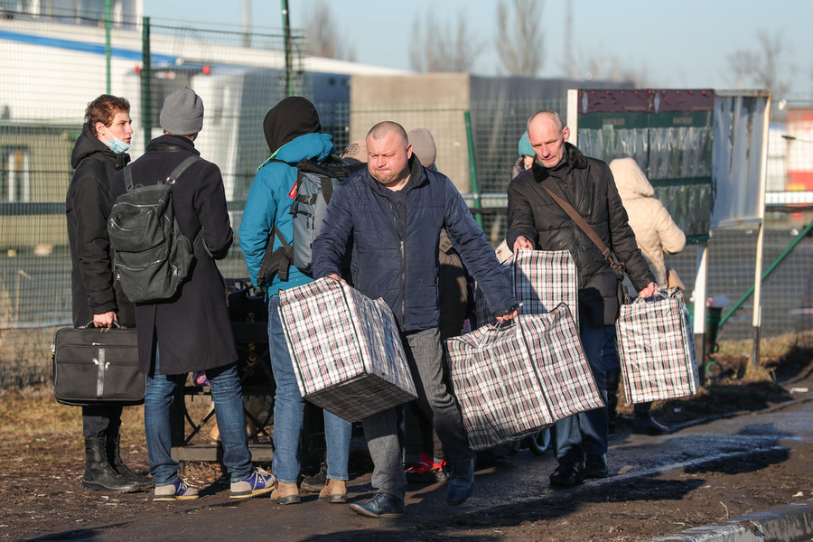 <p>Прибытие эвакуированных граждан ДНР в Ростовскую область. Фото © ТАСС / Эрик Романенко</p>