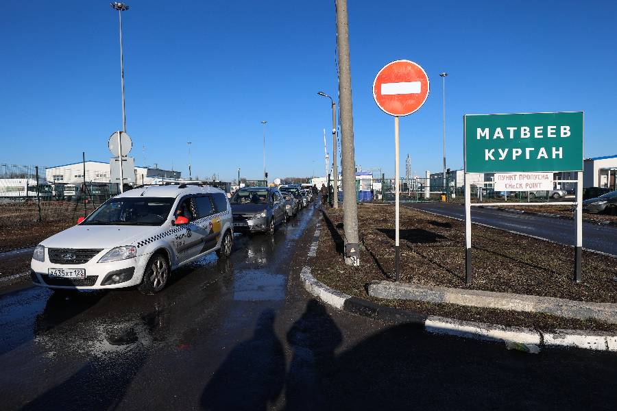 КПП на границе в Ростовской области открыли на въезд и выезд