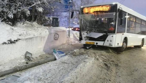 Семь человек пострадали в ДТП с городским автобусом в Ханты-Мансийске