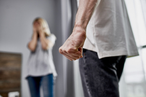 Психолог Хныкина объяснила, с чем связан рост домашнего насилия и безработицы в период локдауна