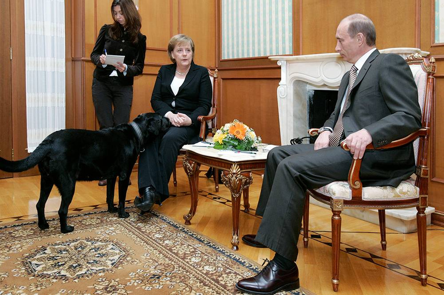 <p>Встреча Владимира Путина и Ангелы Меркель в 2007 году. Фото  © ТАСС / Дмитрий Астахов</p>