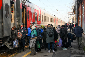 В Россию эвакуировалось почти 80 тысяч беженцев из Донбасса