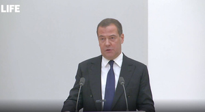 Медведев: Признание независимости Абхазии и Южной Осетии помогло спасти тысячи жизней
